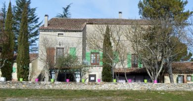 Les Loups dans la bergerie – Restaurant-Gîtes et Chocolaterie