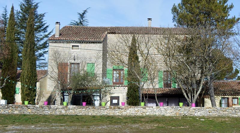 Les Loups dans la bergerie – Restaurant-Gîtes et Chocolaterie