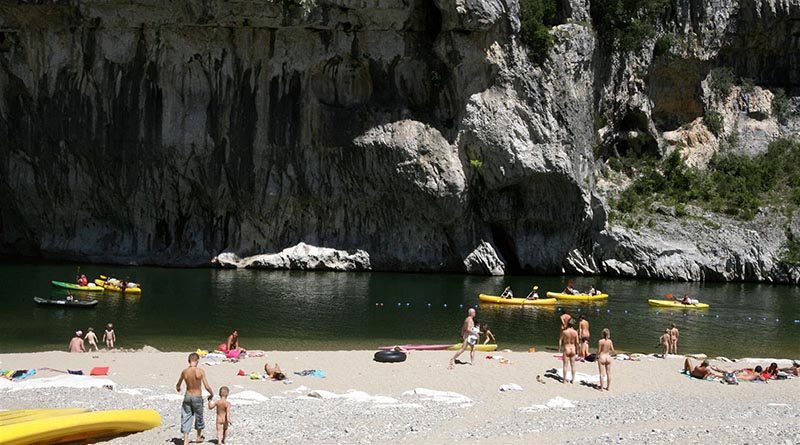 La Plage des Templiers – Camping Naturiste