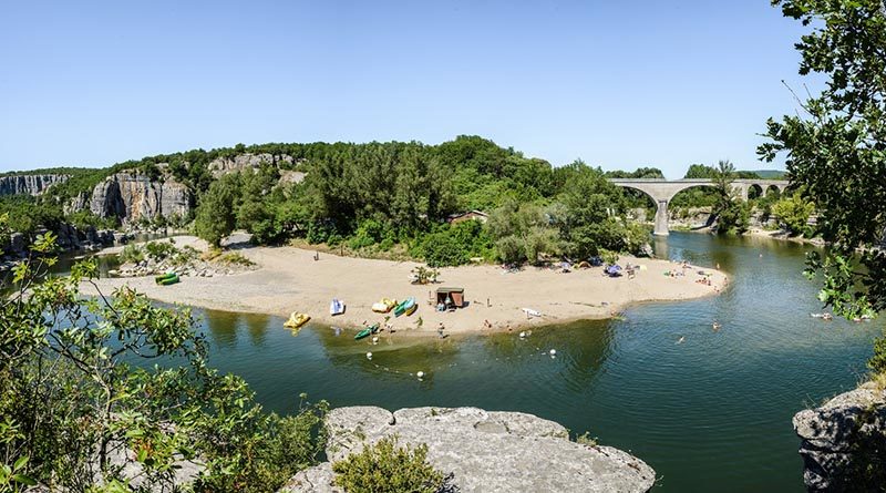 Isla Cool Douce – Canoës et plages